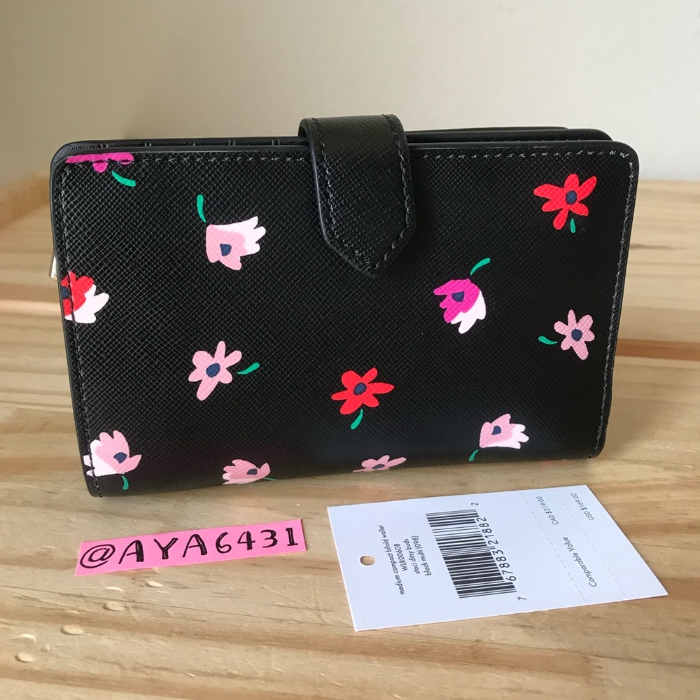 Kate spade wallet 🎈🎈 - Picture 2 of 7